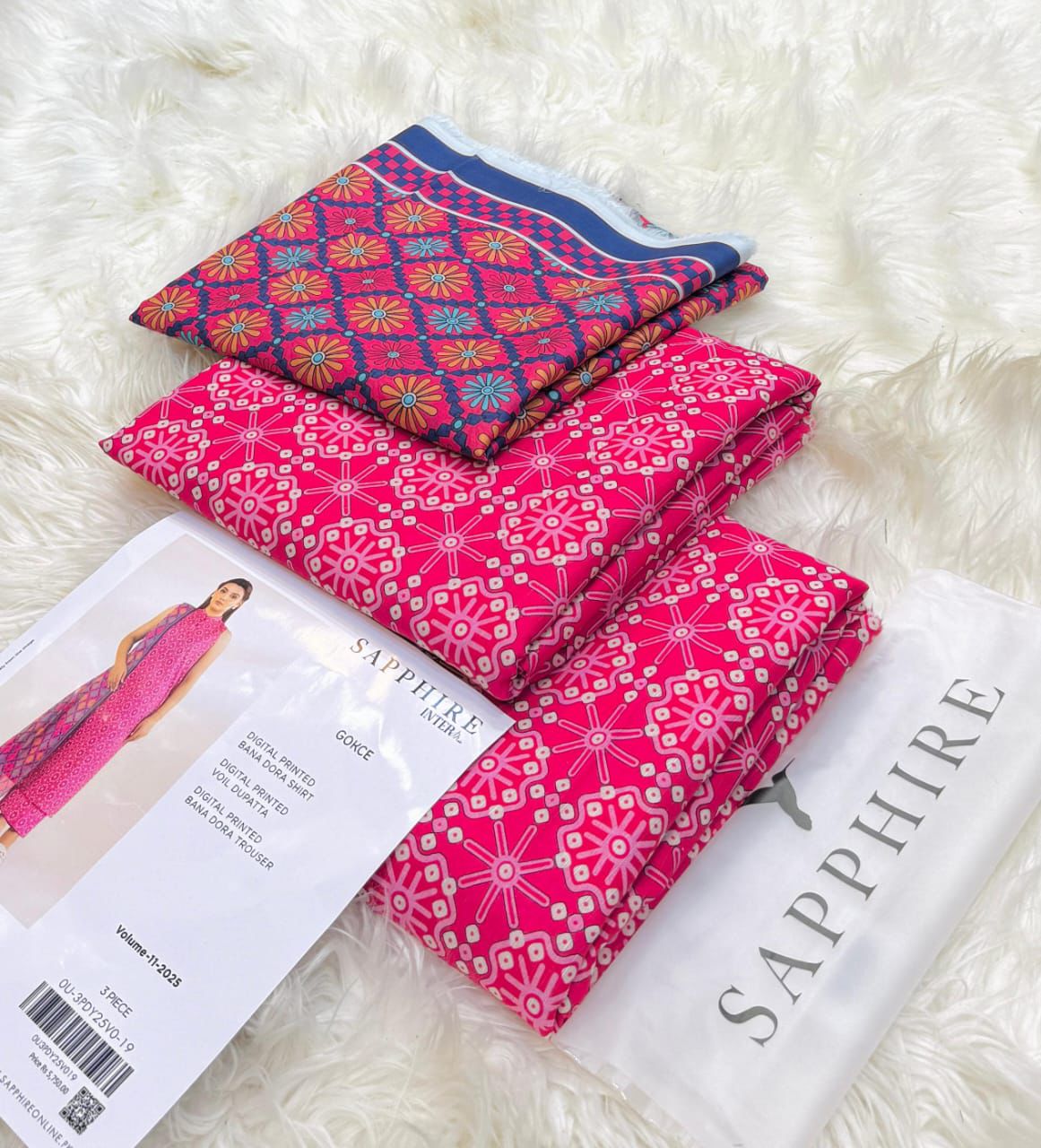 Sapphire Lawn 3 Piece Unstiched  With Digital Printed Duppata