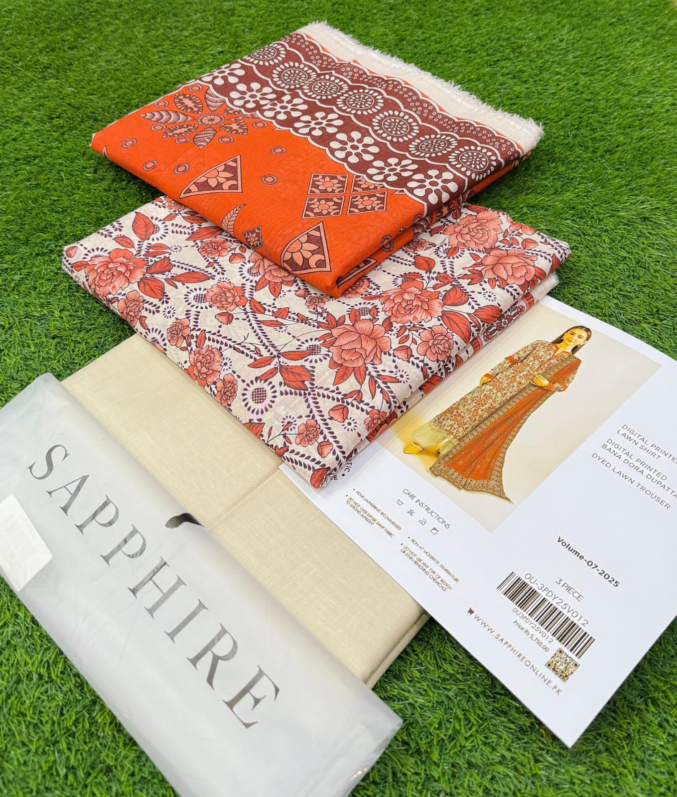 Sapphire Lawn 3 Piece Unstiched  With Digital Printed Duppata